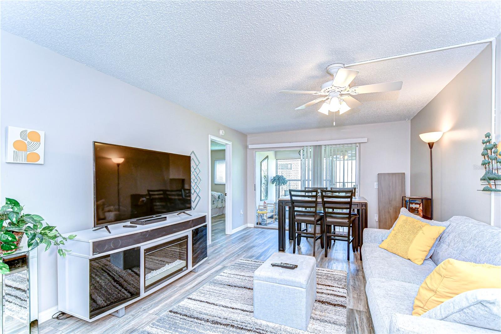 13870 OAKWOOD LN — photo 11