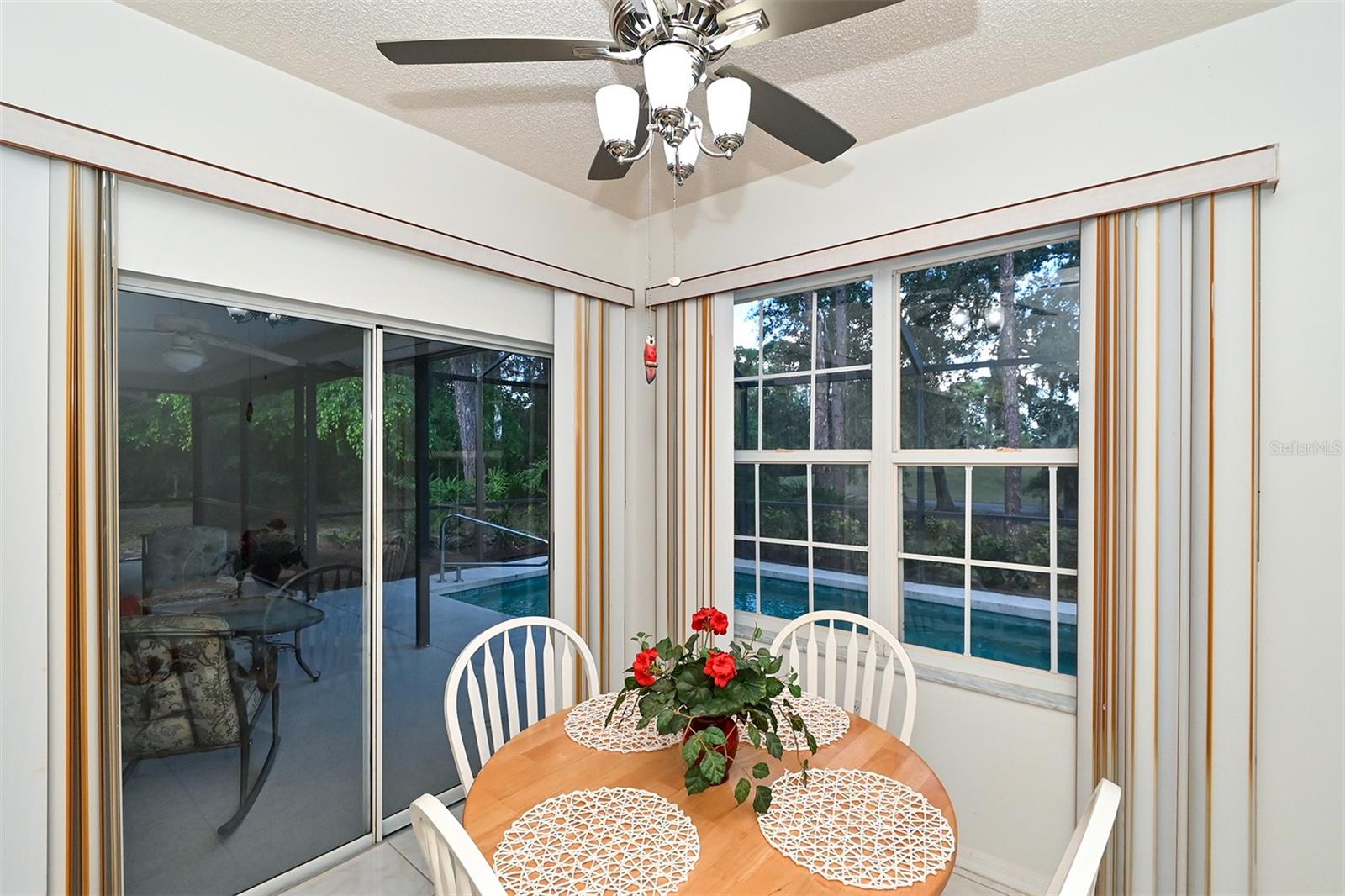 3866 SURREY CT — photo 21