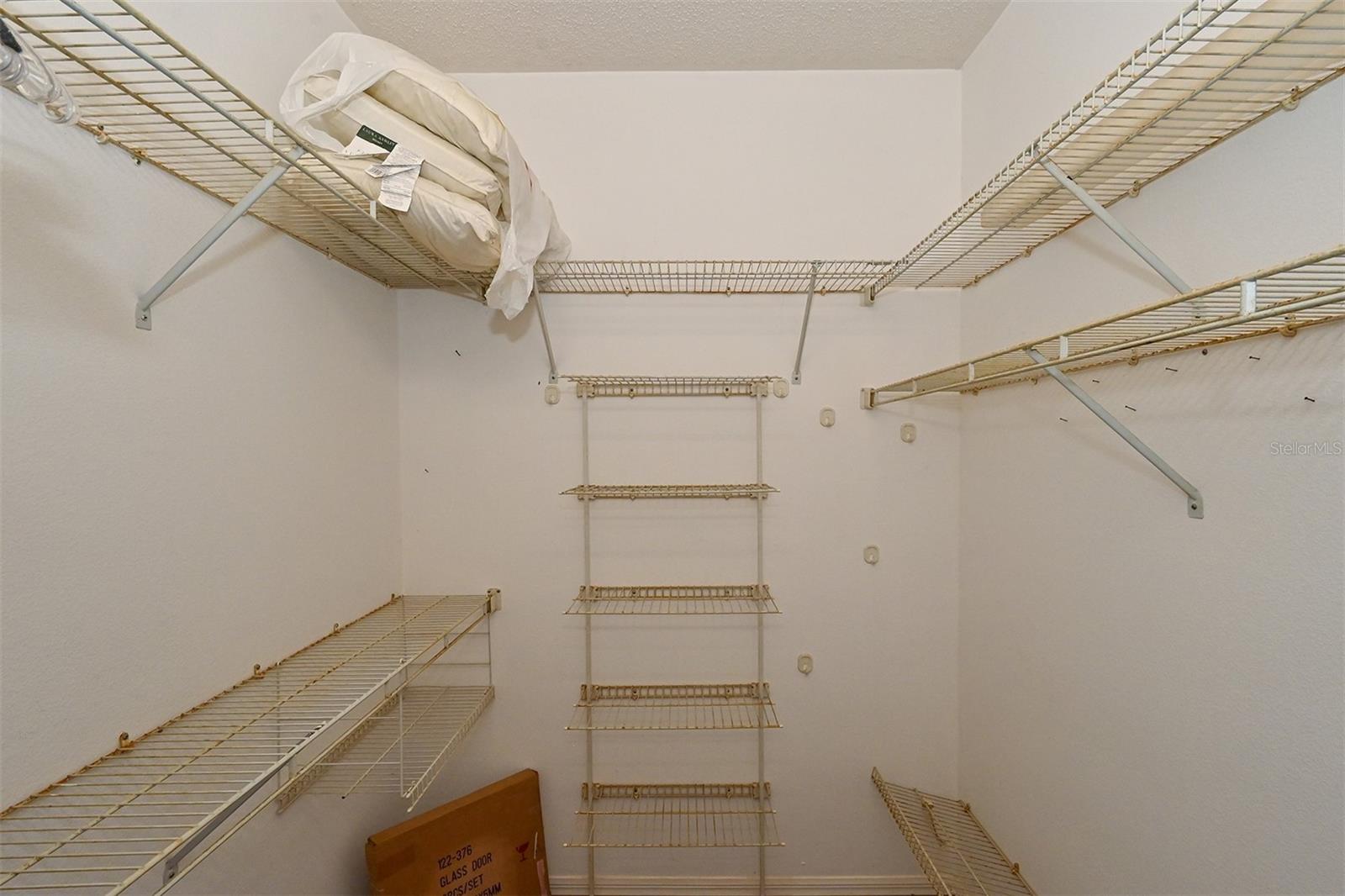 3866 SURREY CT — photo 31