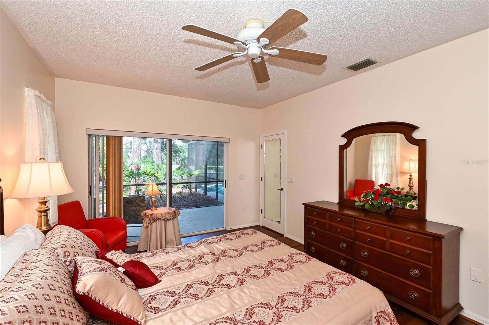 3866 SURREY CT — photo 27
