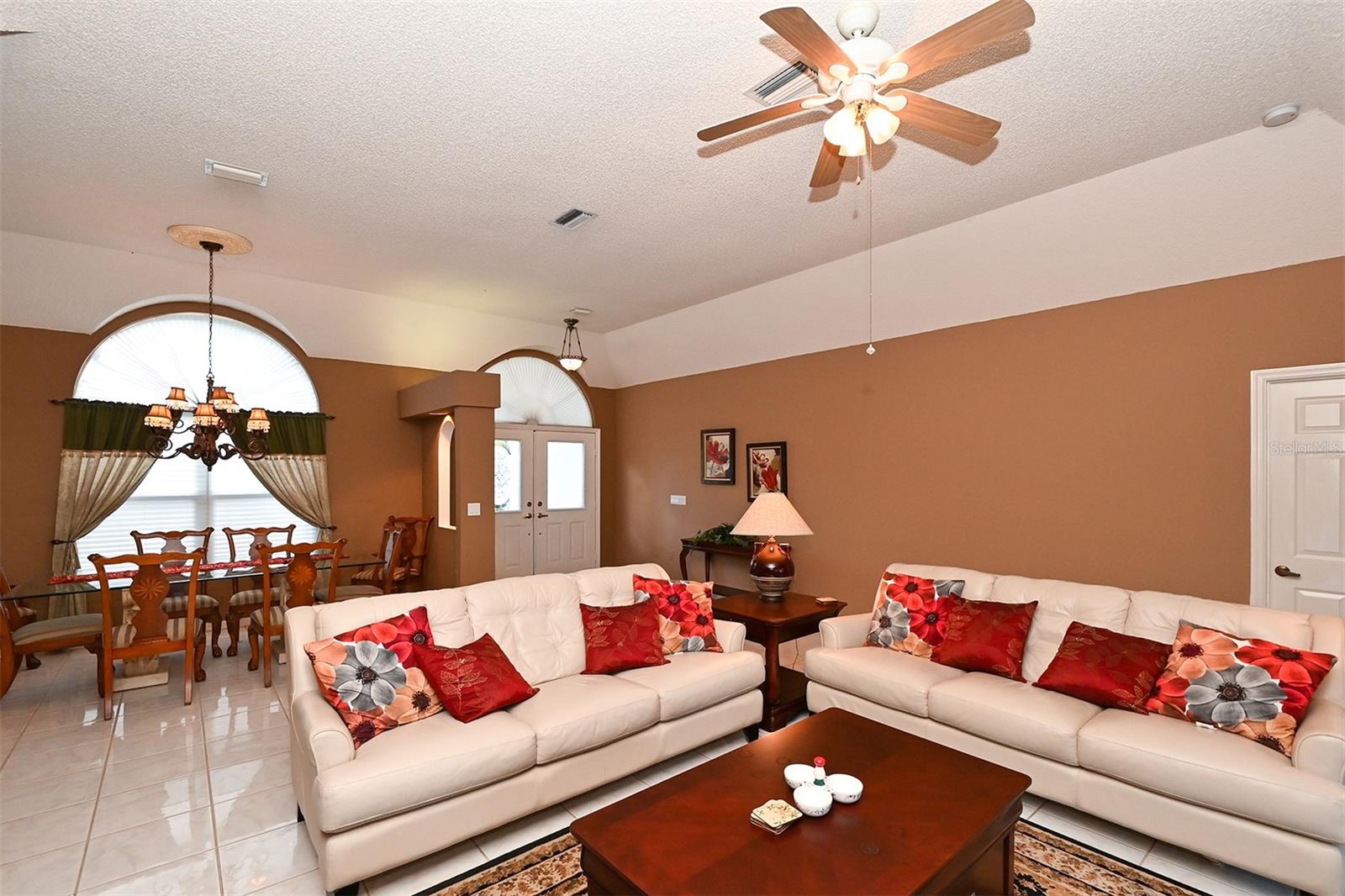 3866 SURREY CT — photo 13