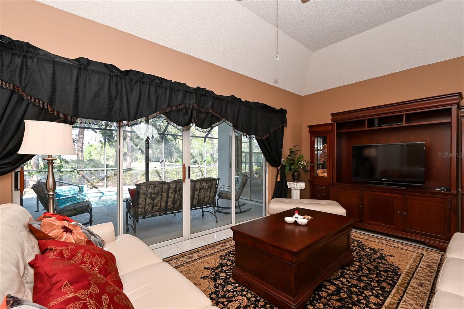 3866 SURREY CT — photo 11