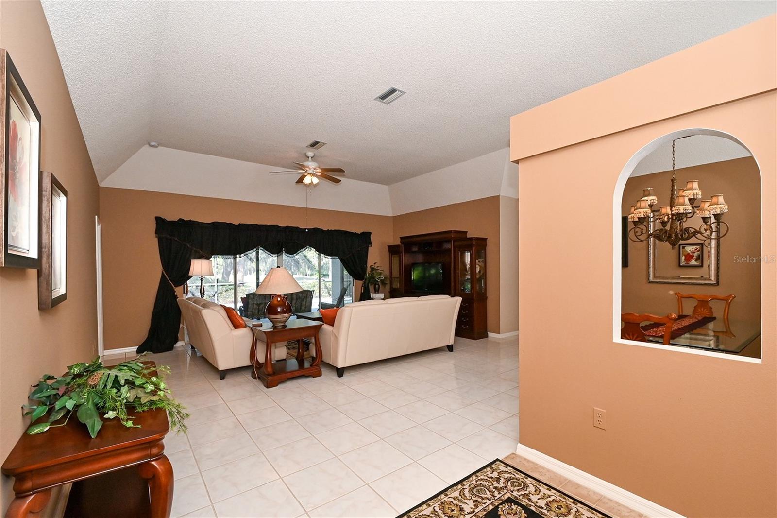 3866 SURREY CT — photo 7