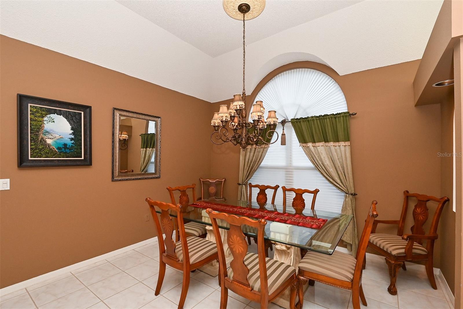 3866 SURREY CT — photo 16