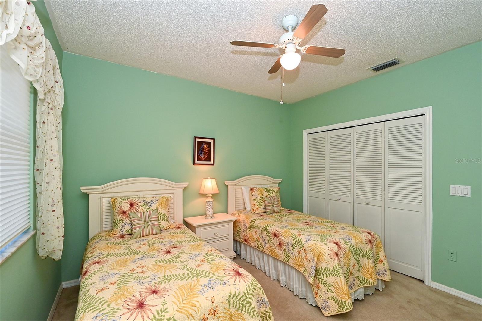 3866 SURREY CT — photo 33