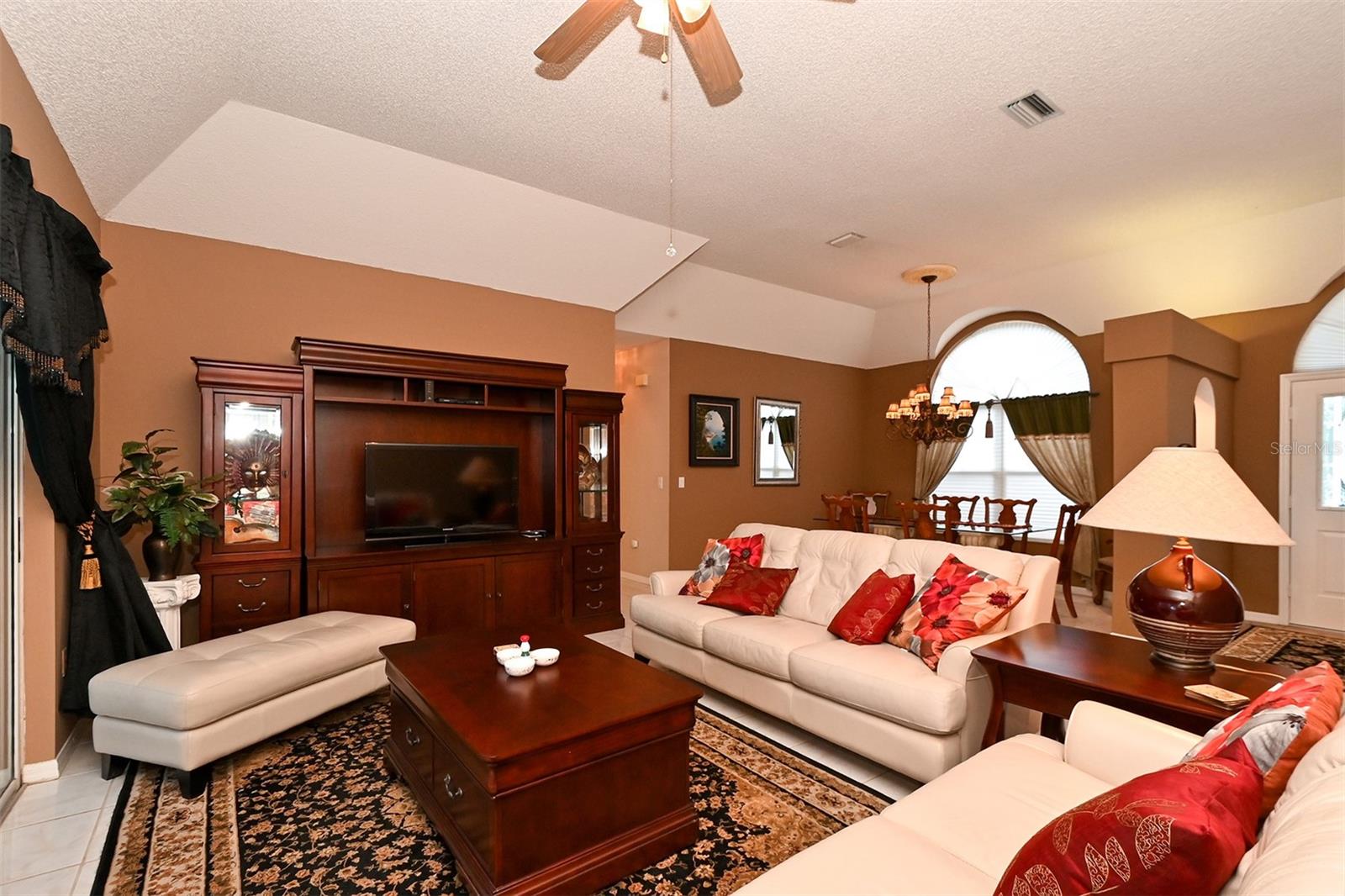 3866 SURREY CT — photo 15