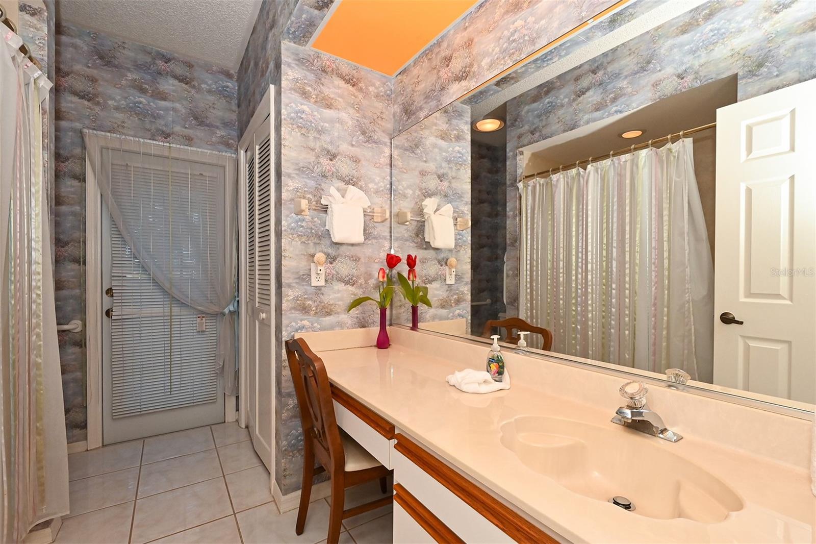 3866 SURREY CT — photo 35