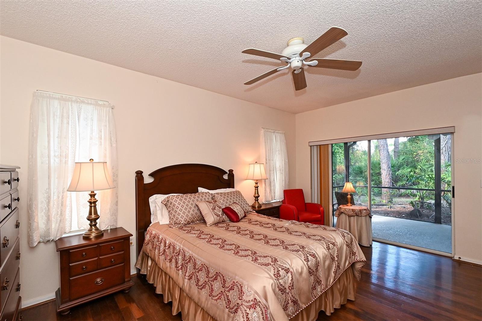 3866 SURREY CT — photo 26