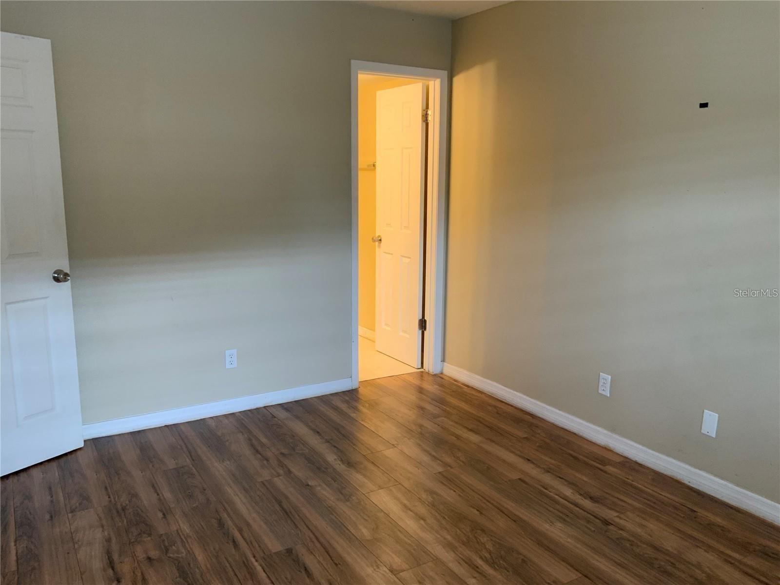233 RED MAPLE PL #233 — photo 2