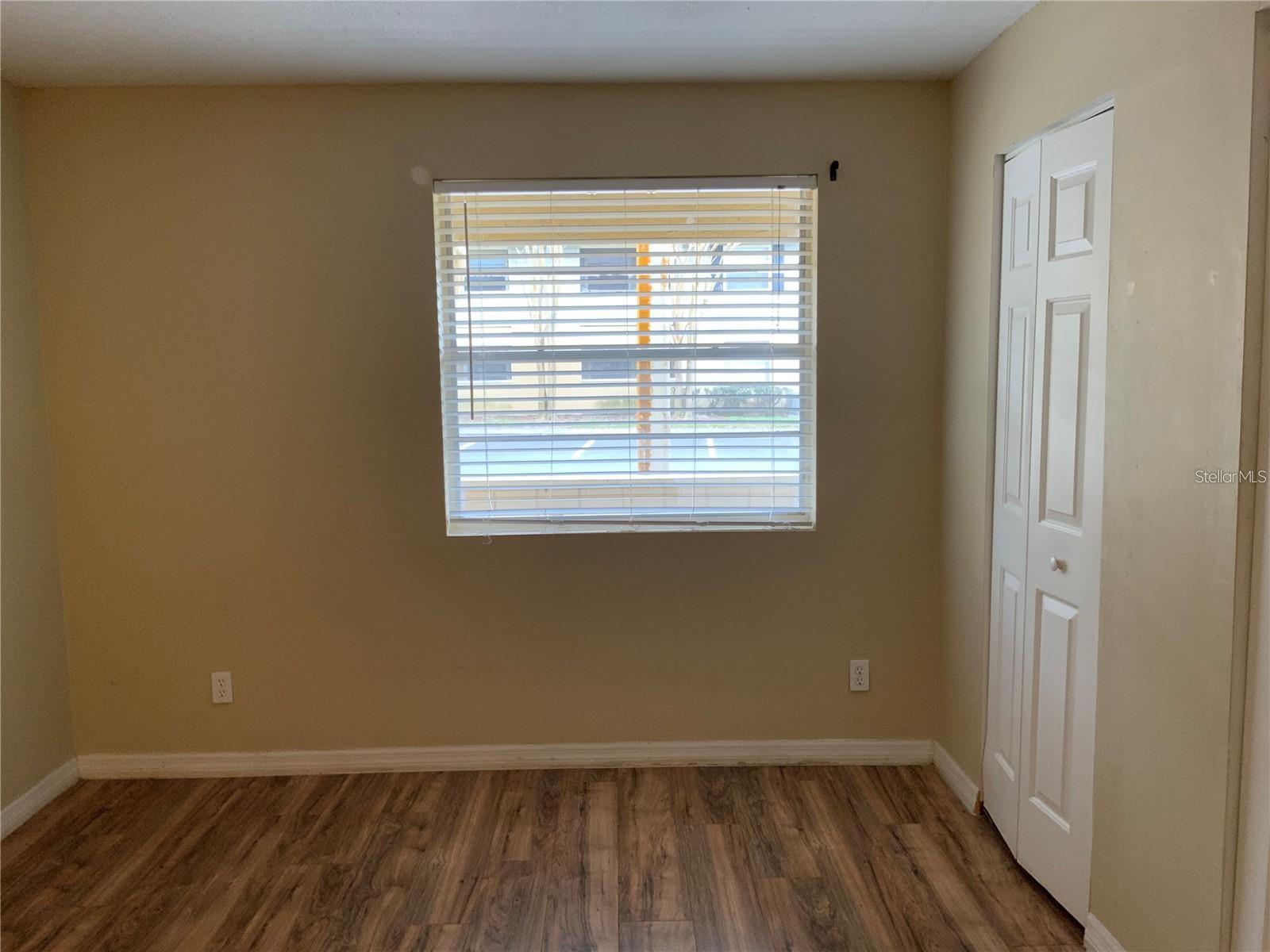 233 RED MAPLE PL #233 — photo 3