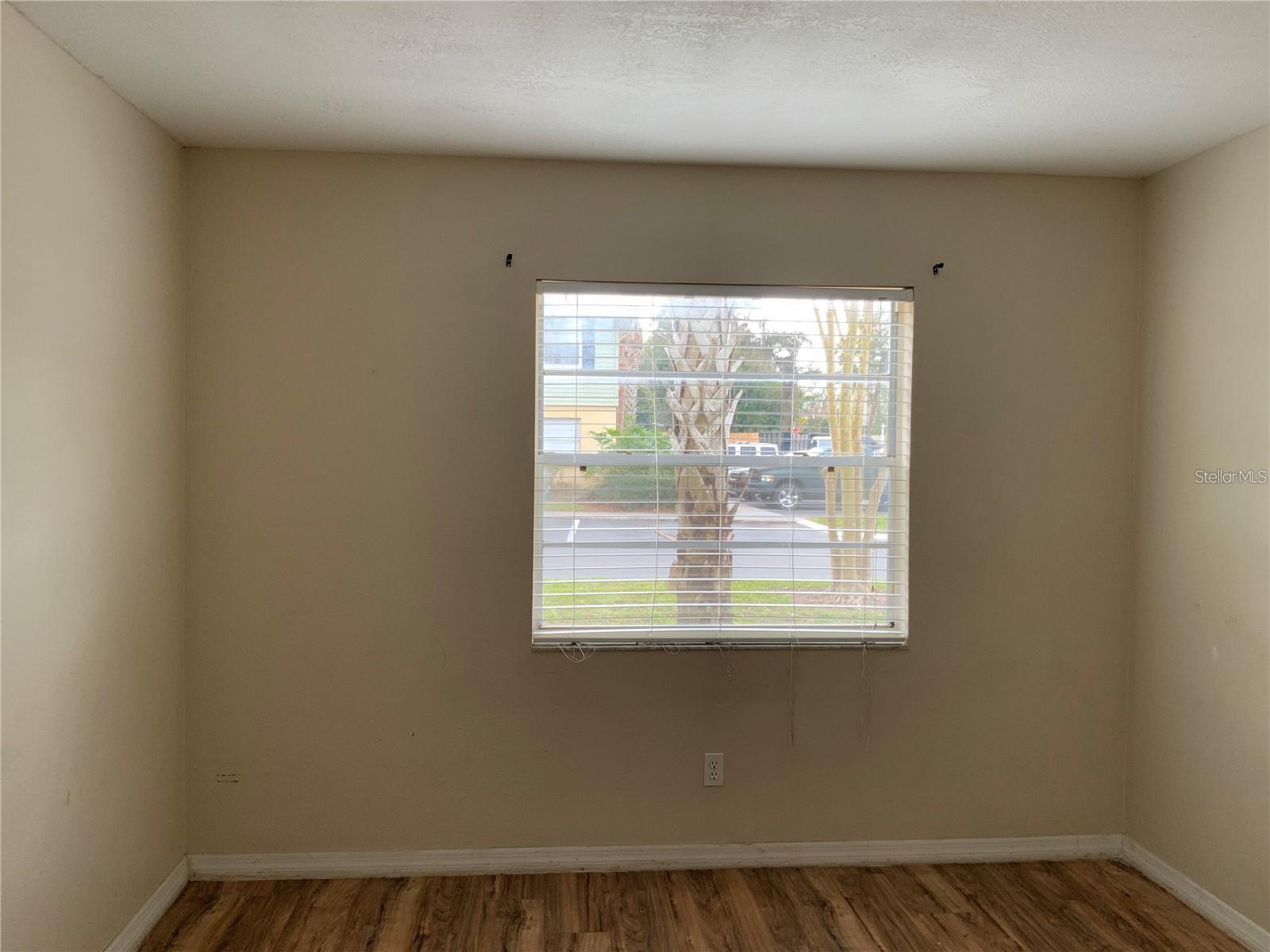 233 RED MAPLE PL #233 — photo 11
