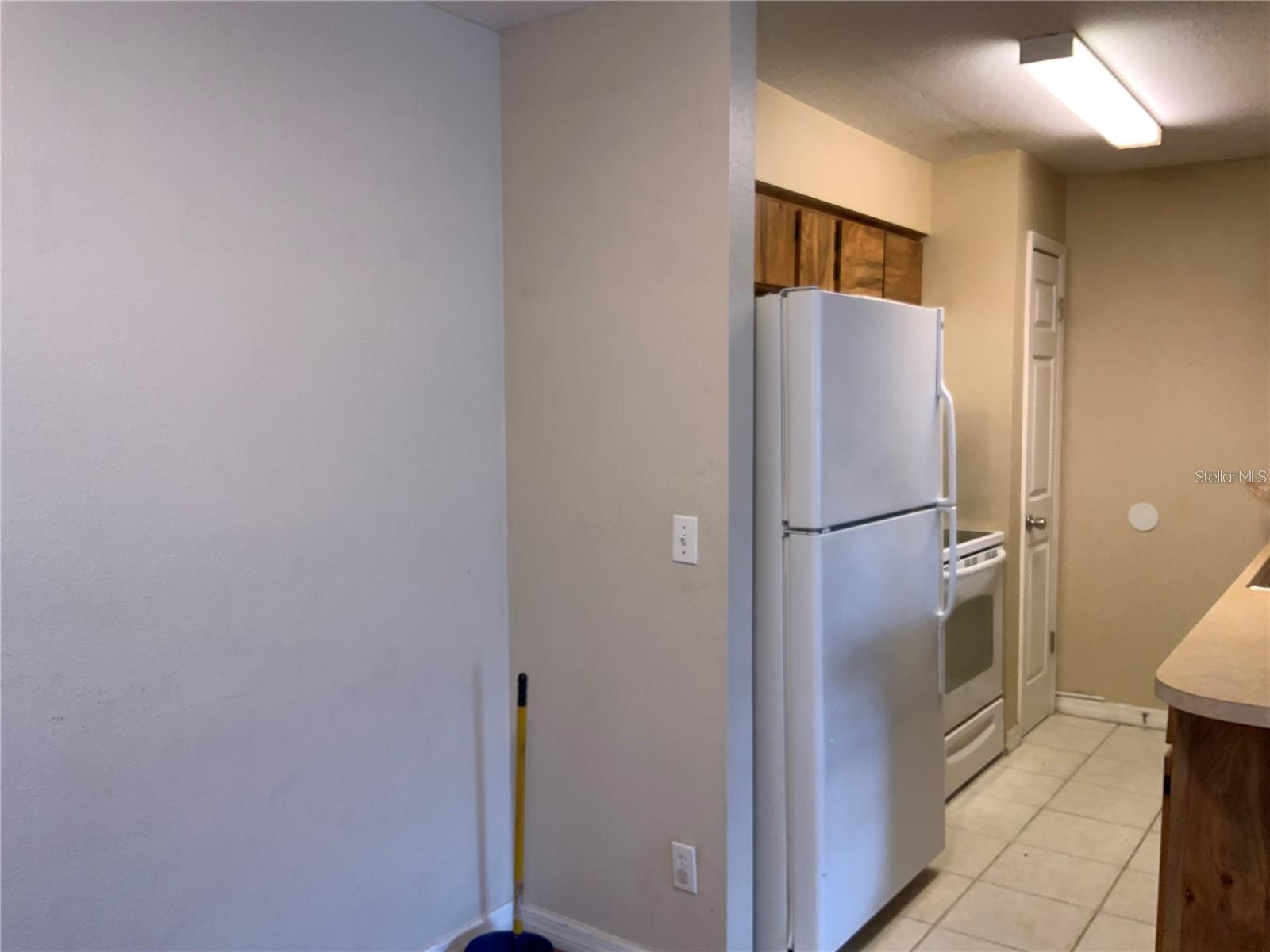 233 RED MAPLE PL #233 — photo 8