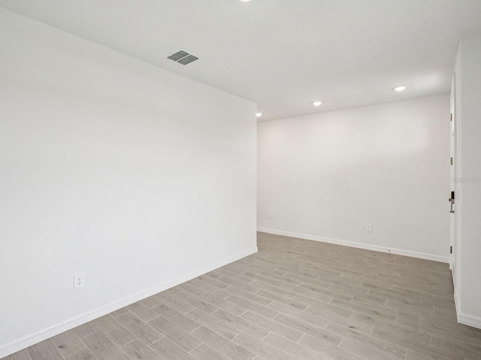 10409 ABUNDANCE GROVE WAY — photo 10