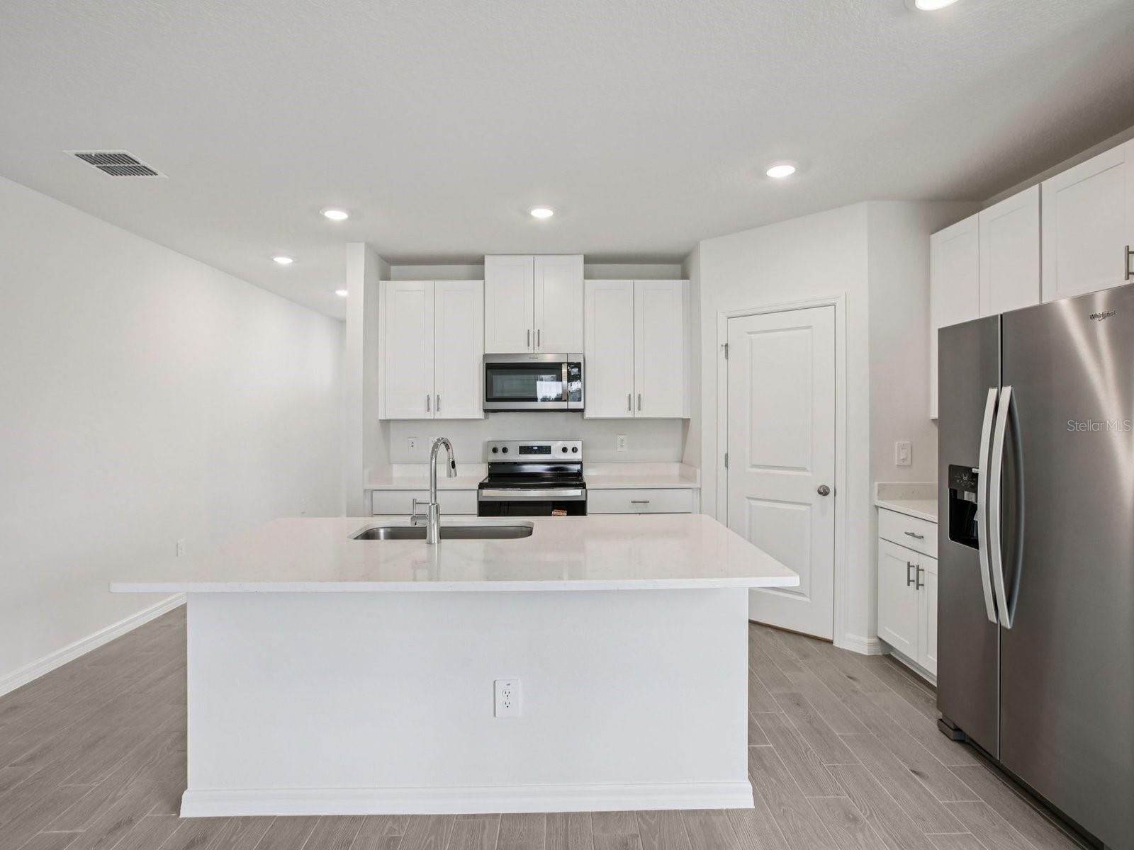 10409 ABUNDANCE GROVE WAY — photo 8