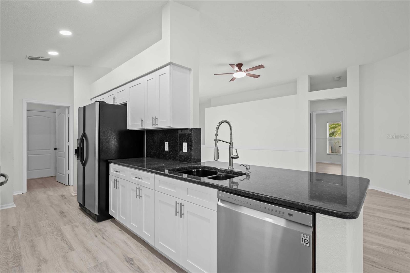 19519 MORDEN BLUSH DR — photo 37