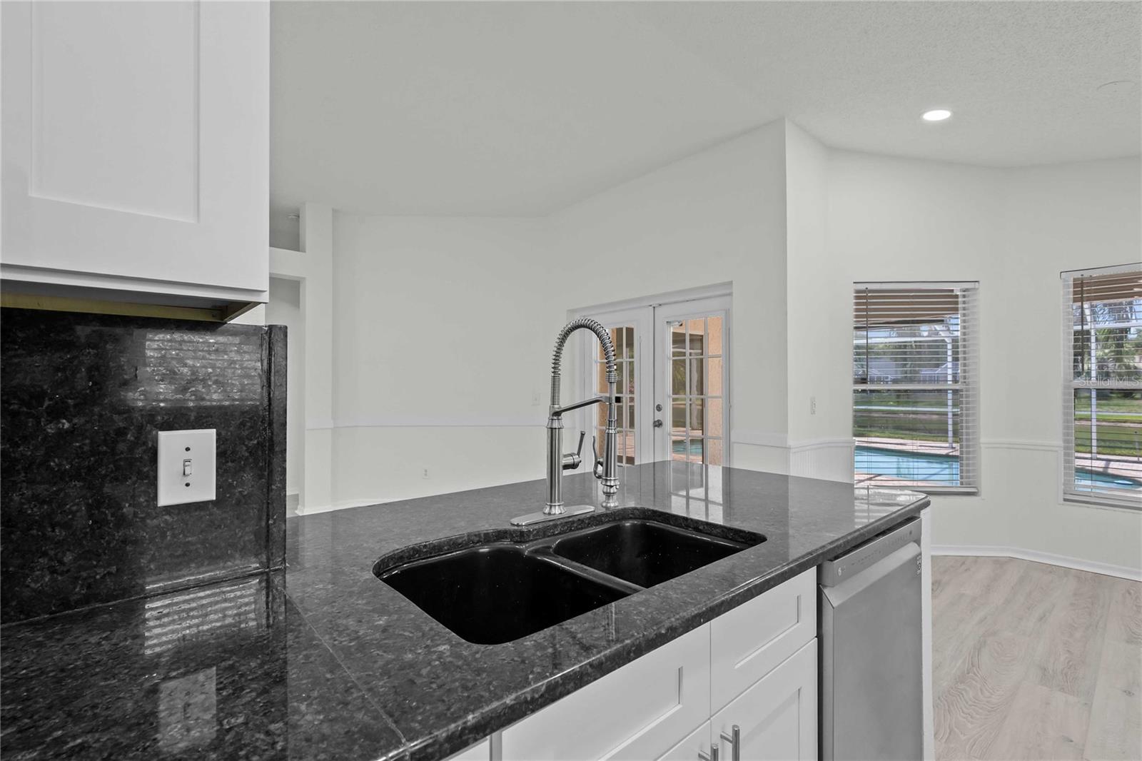 19519 MORDEN BLUSH DR — photo 38