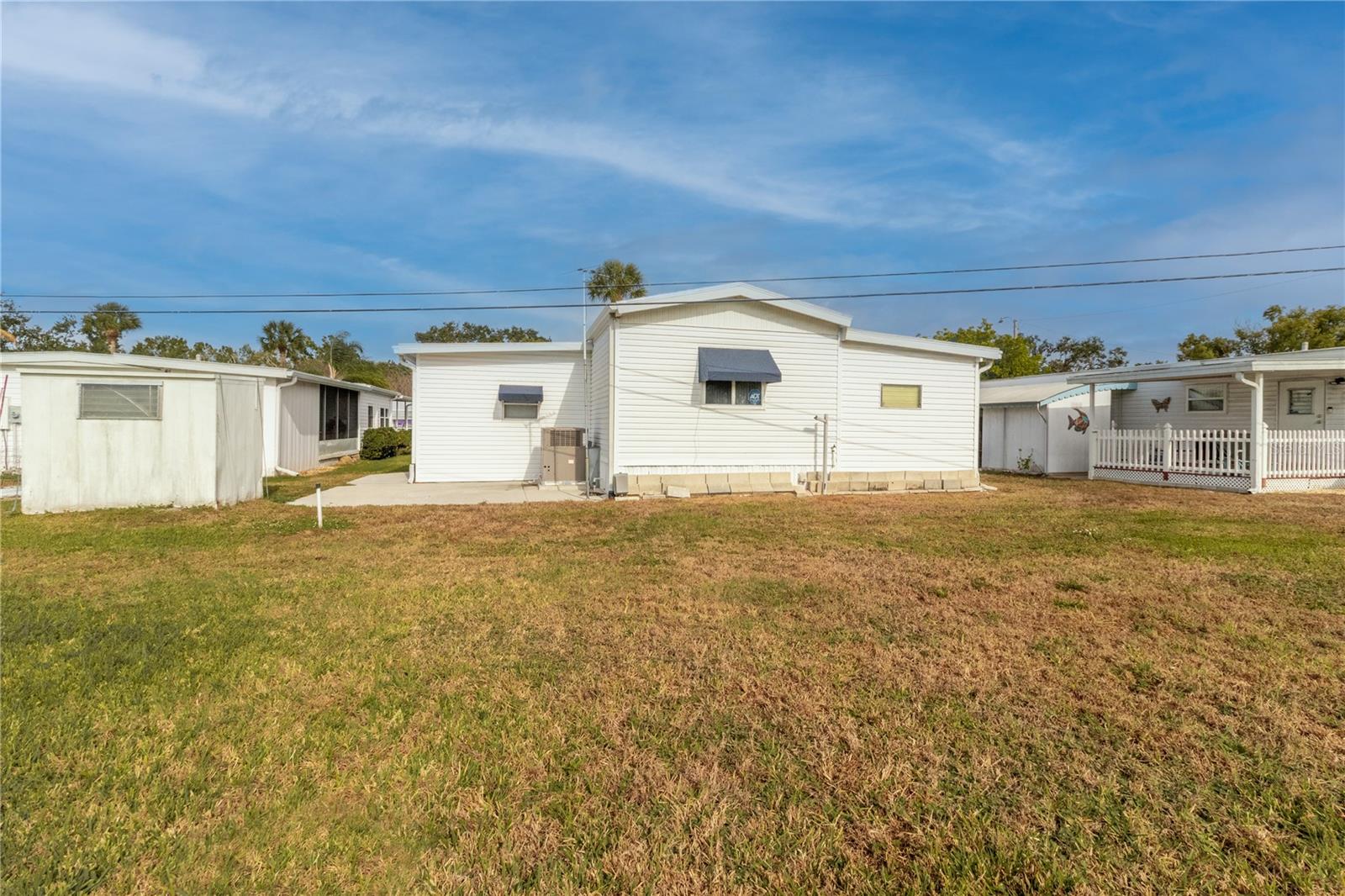 214 LEISURE WAY — photo 33