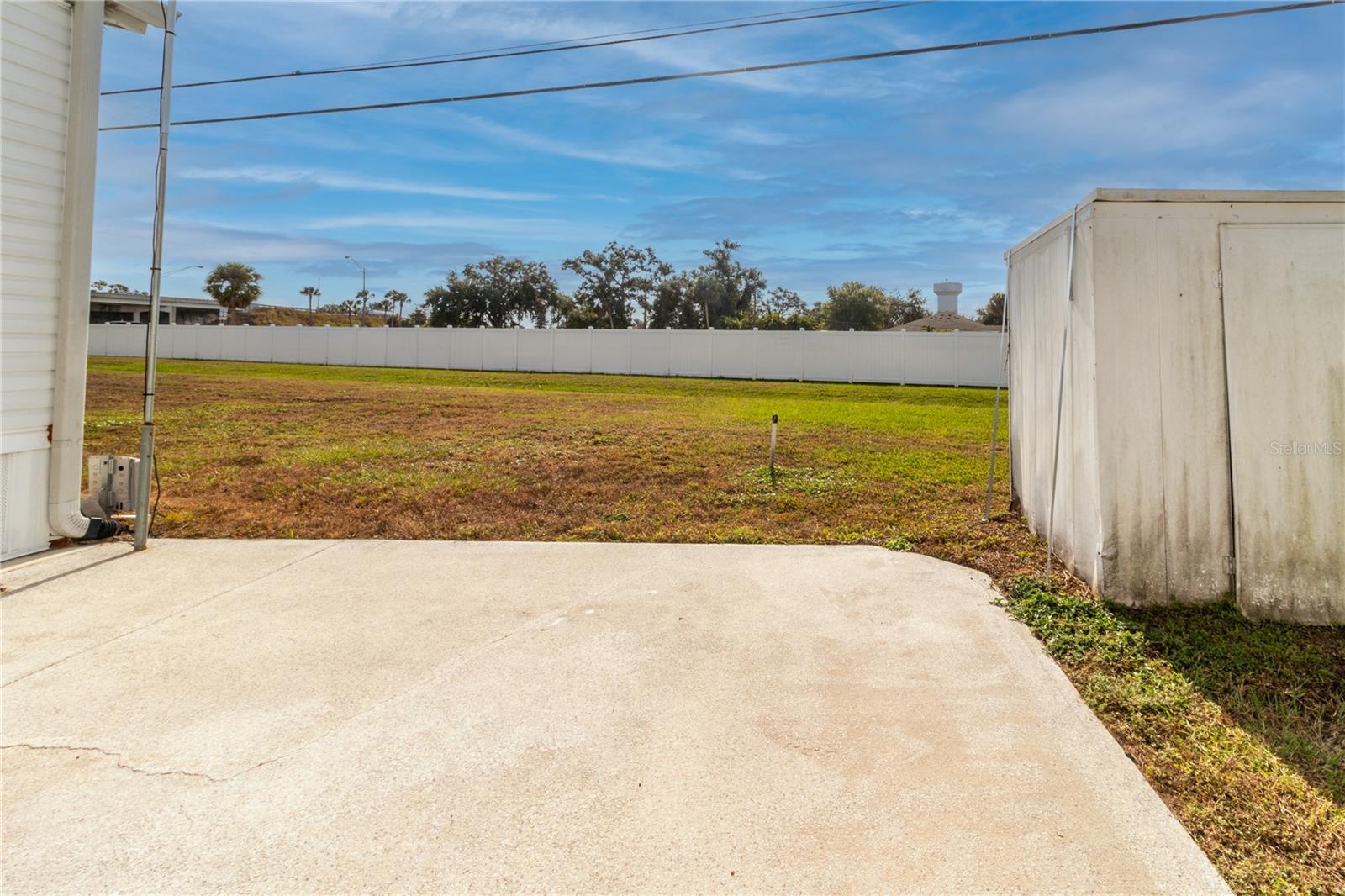 214 LEISURE WAY — photo 34