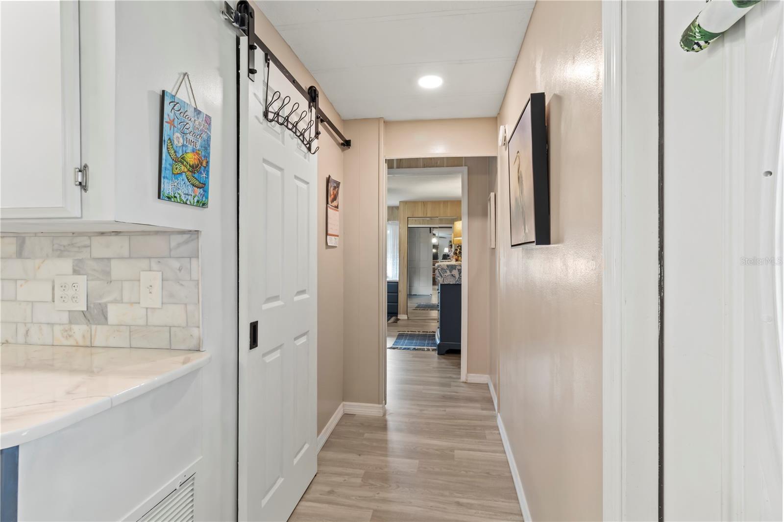214 LEISURE WAY — photo 17