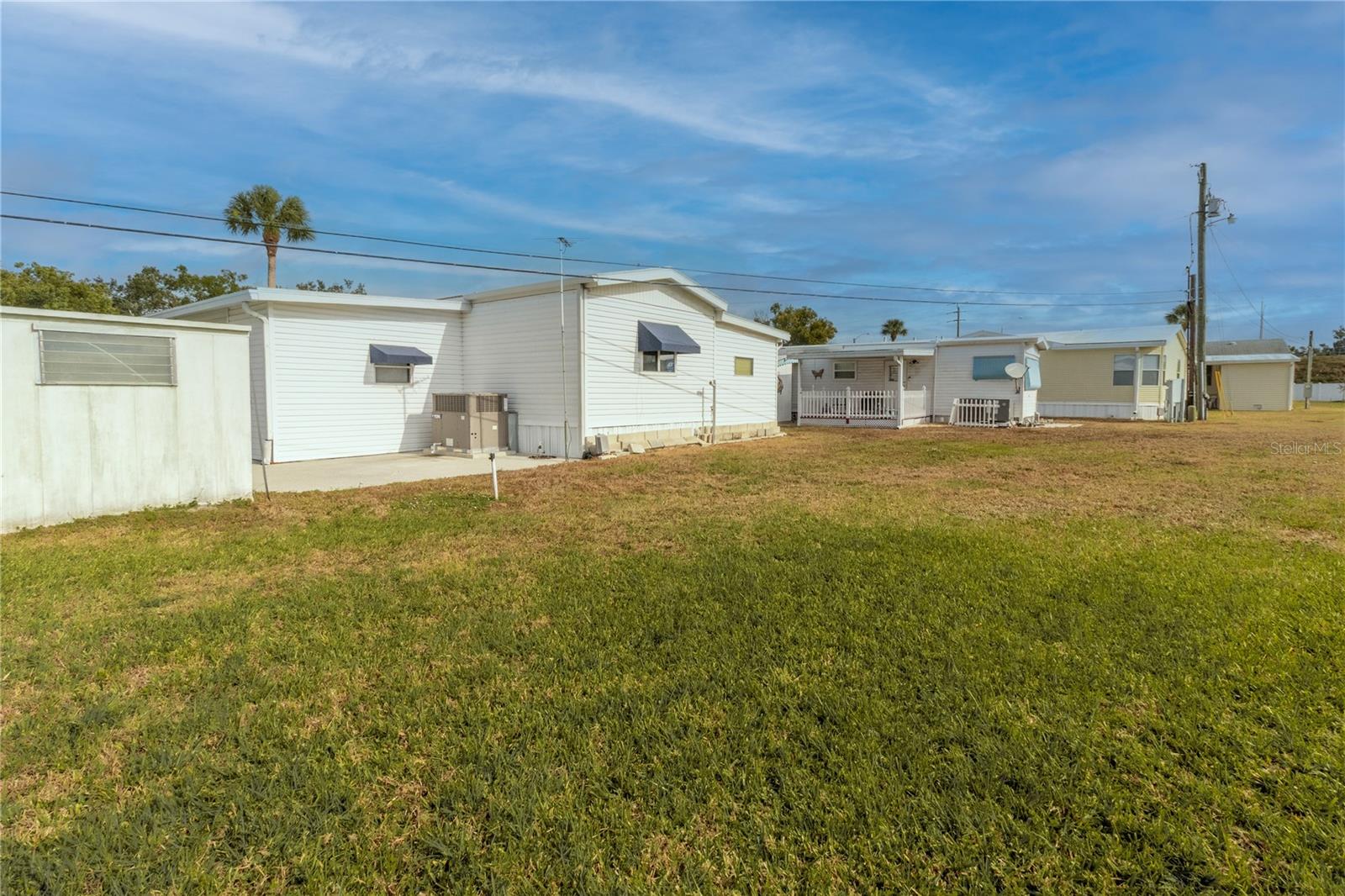 214 LEISURE WAY — photo 32