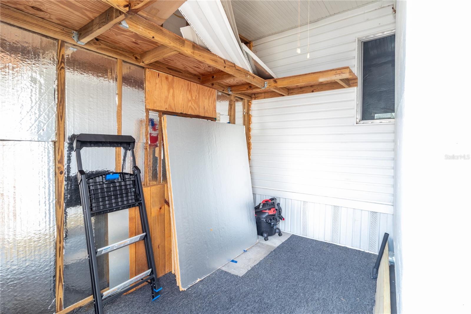 214 LEISURE WAY — photo 35