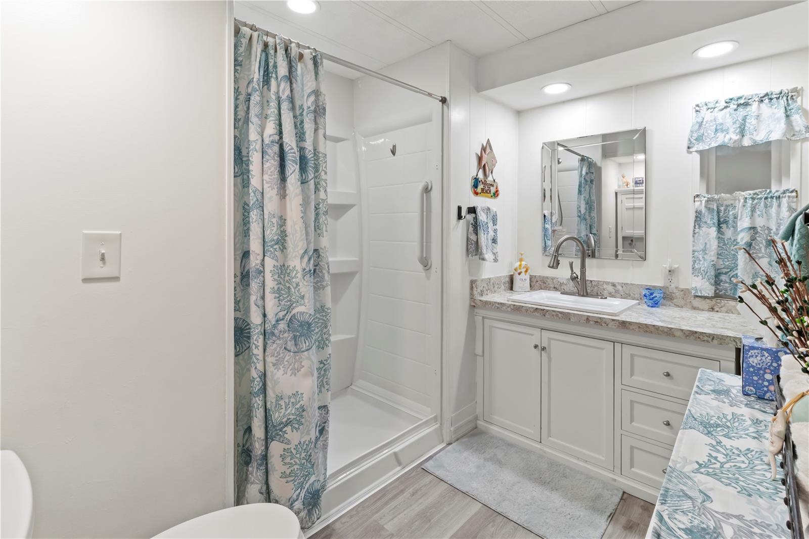 214 LEISURE WAY — photo 22