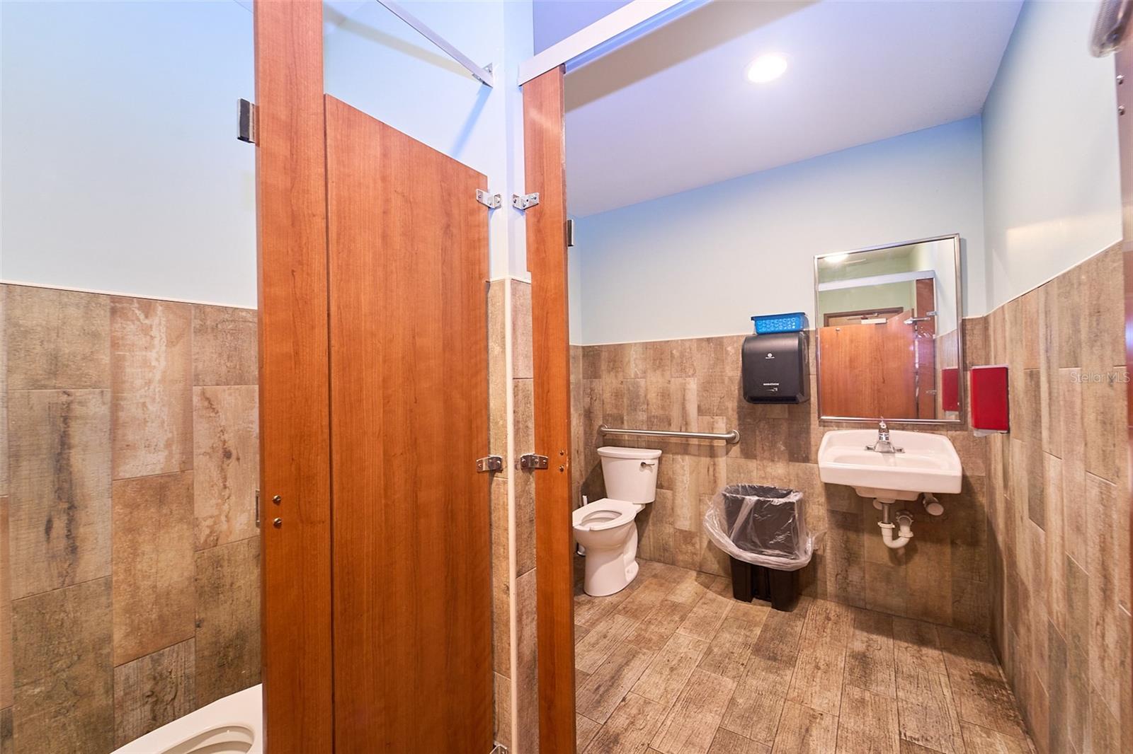 704 E BRANDON BLVD — photo 17