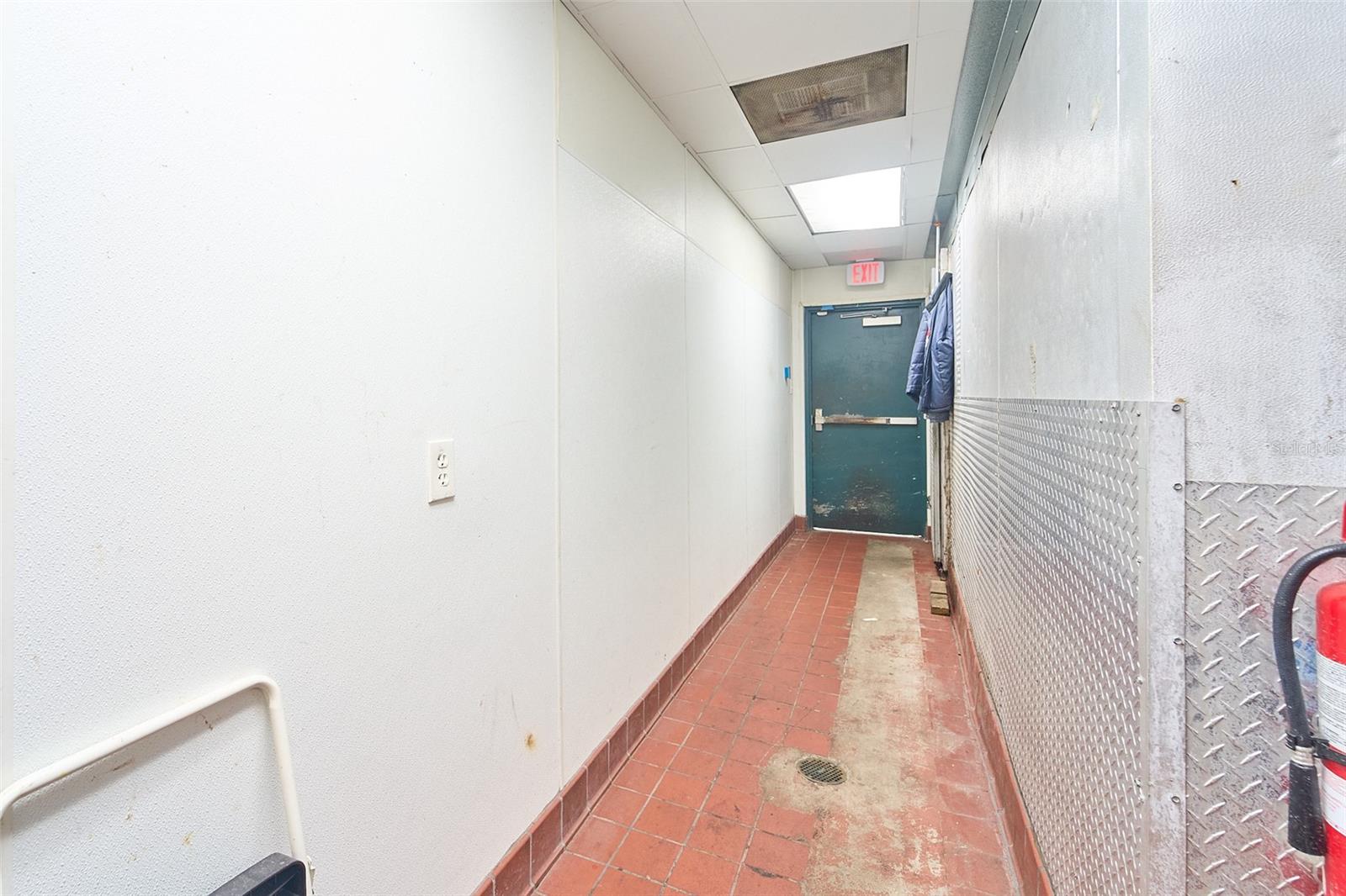 704 E BRANDON BLVD — photo 33