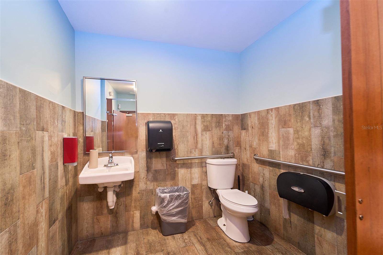 704 E BRANDON BLVD — photo 19