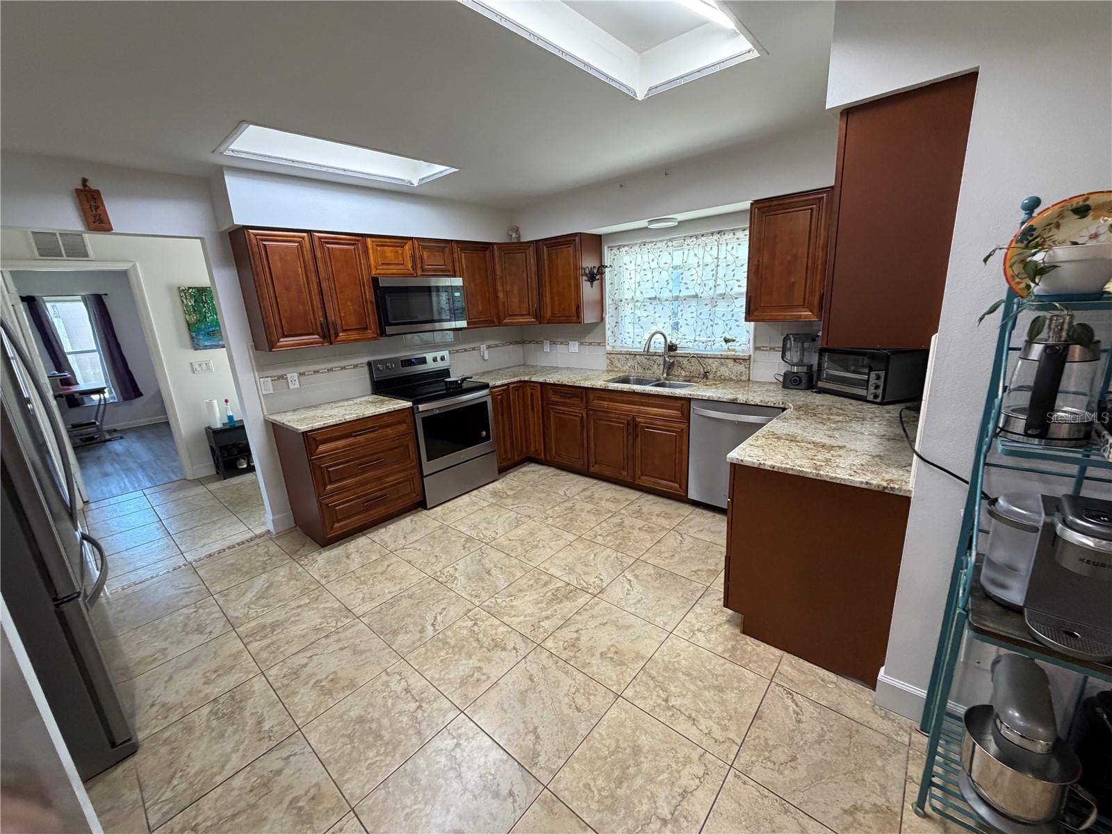17512 BRANDYWINE DR — photo 9