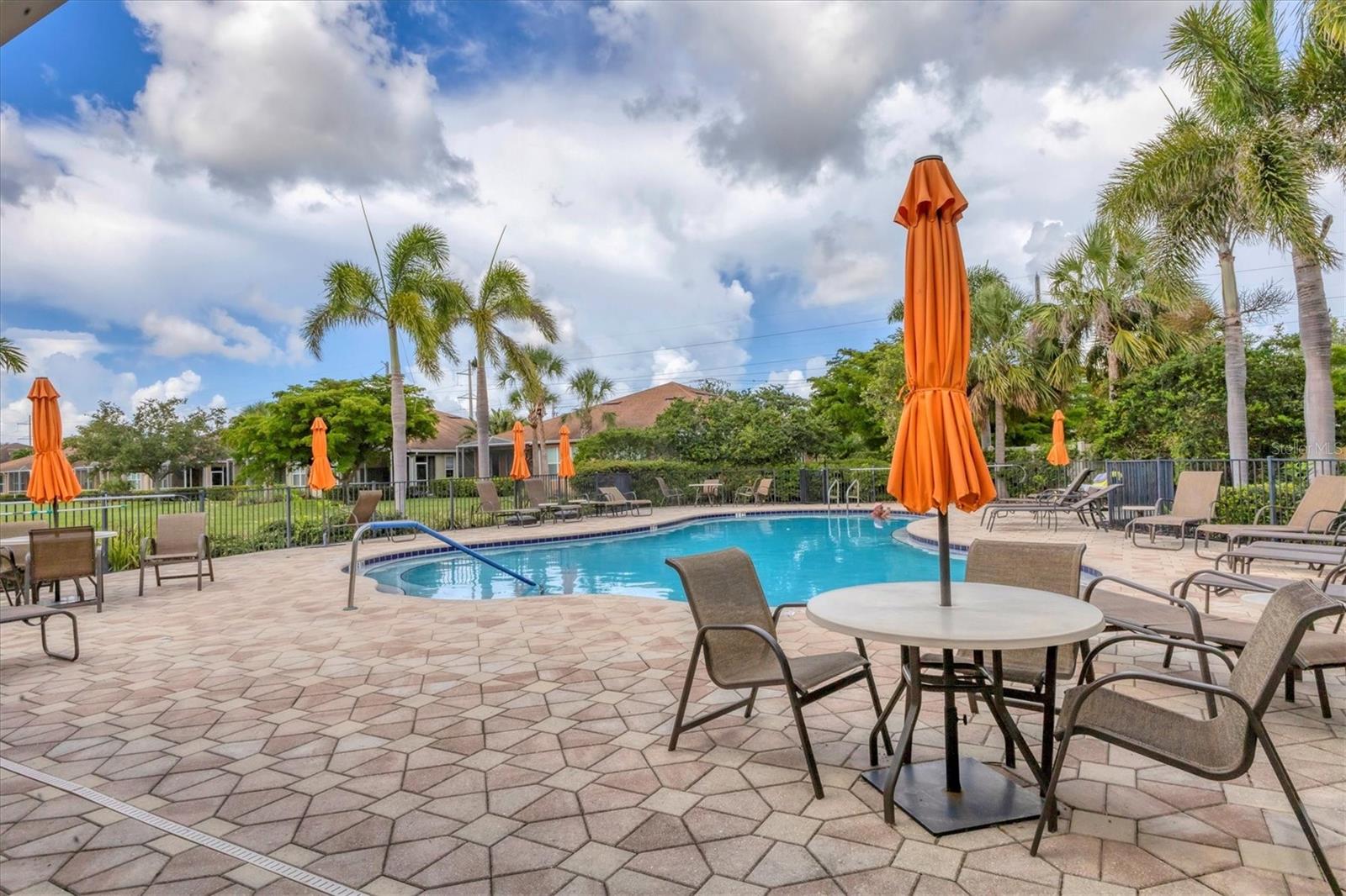 2520 TERRACINA DR — photo 32