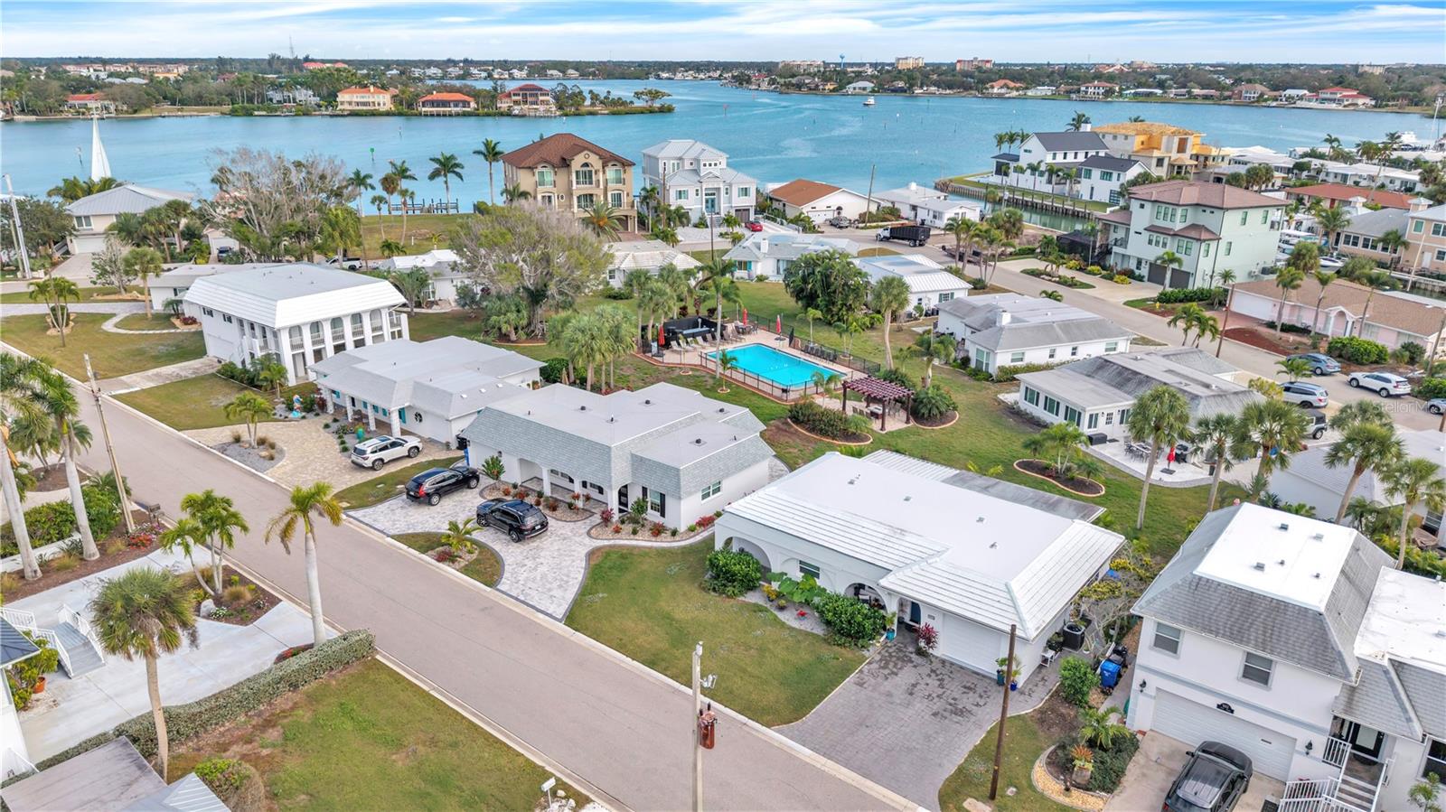 904 INLET CIR — photo 86