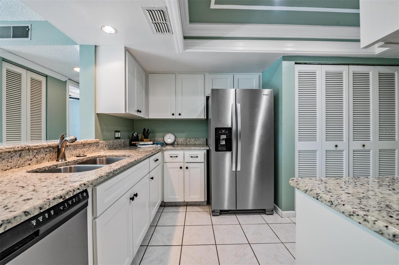 13612 S VILLAGE DR #5212 — photo 12