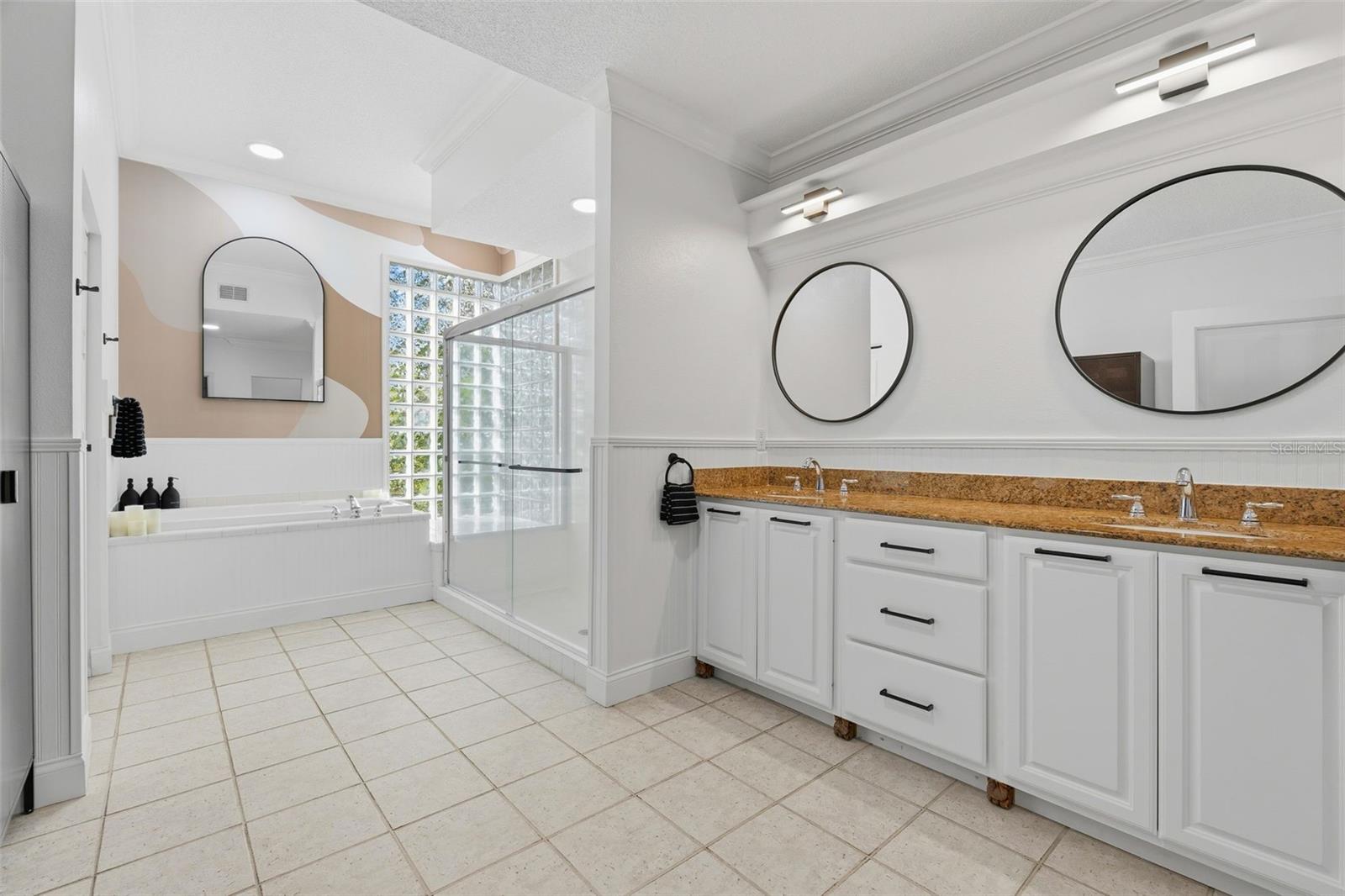 6349 RAVENWOOD WAY — photo 27