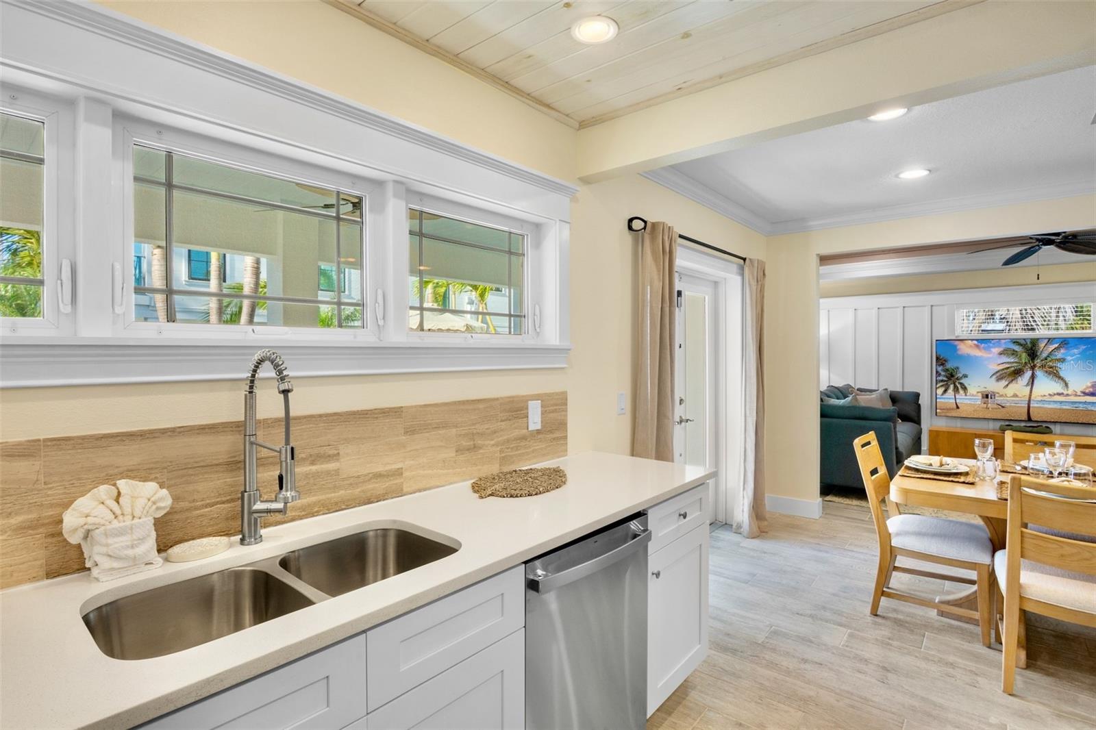 709 FERN ST — photo 12
