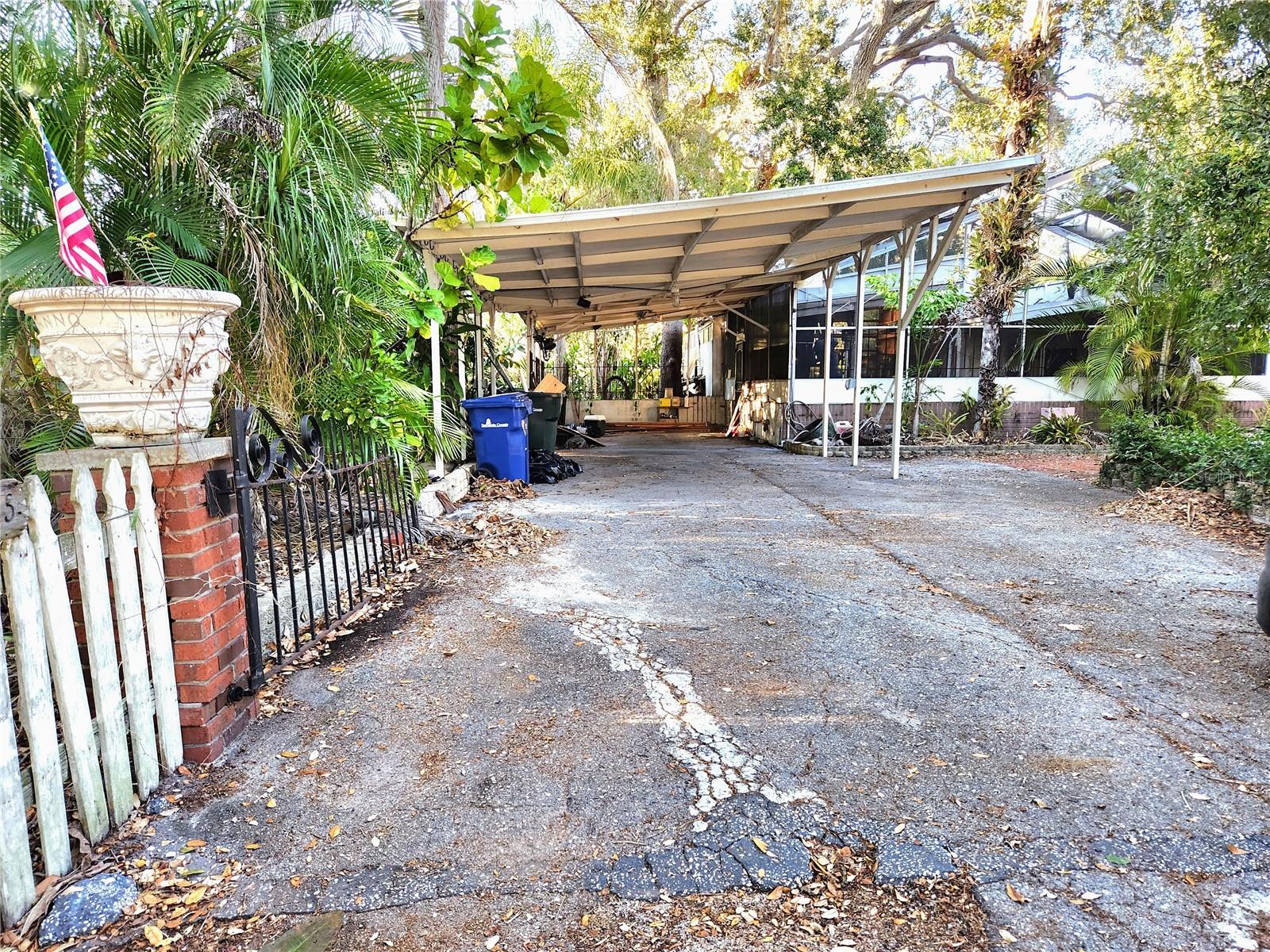 286 SHAMROCK DR — photo 33