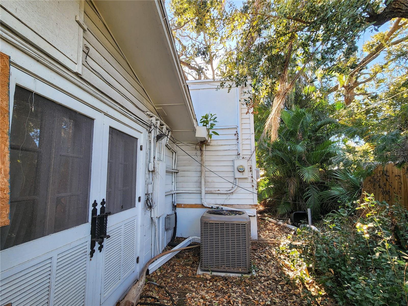 286 SHAMROCK DR — photo 43