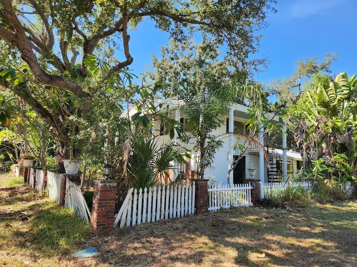 286 SHAMROCK DR — photo 36