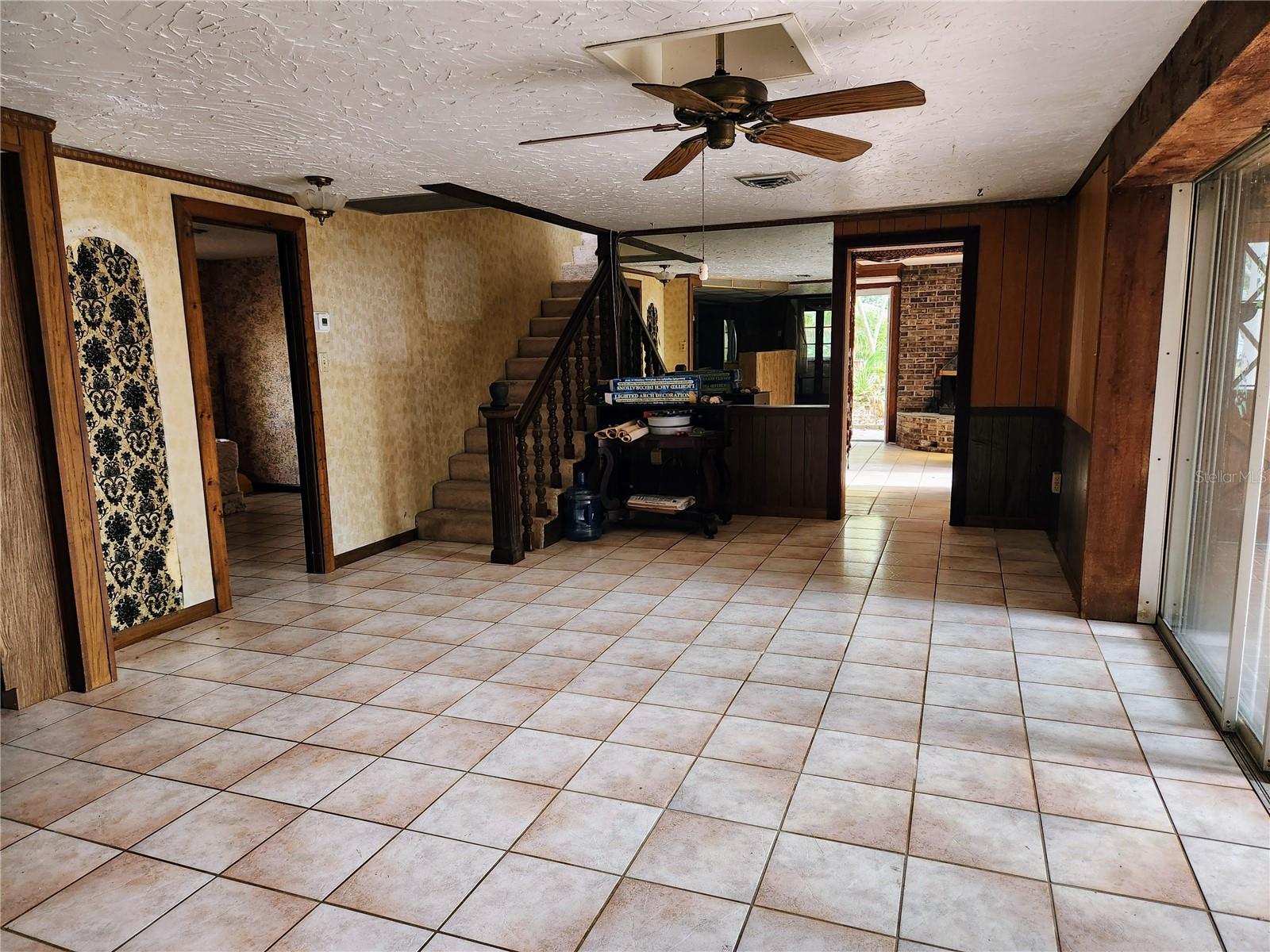 286 SHAMROCK DR — photo 10