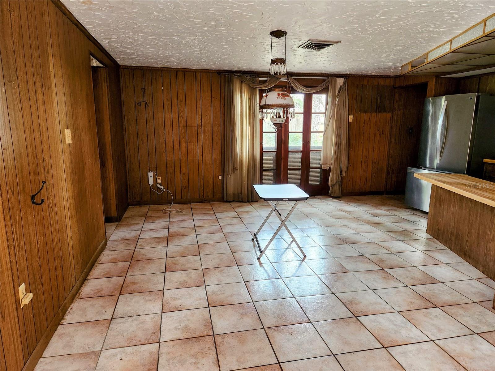 286 SHAMROCK DR — photo 6