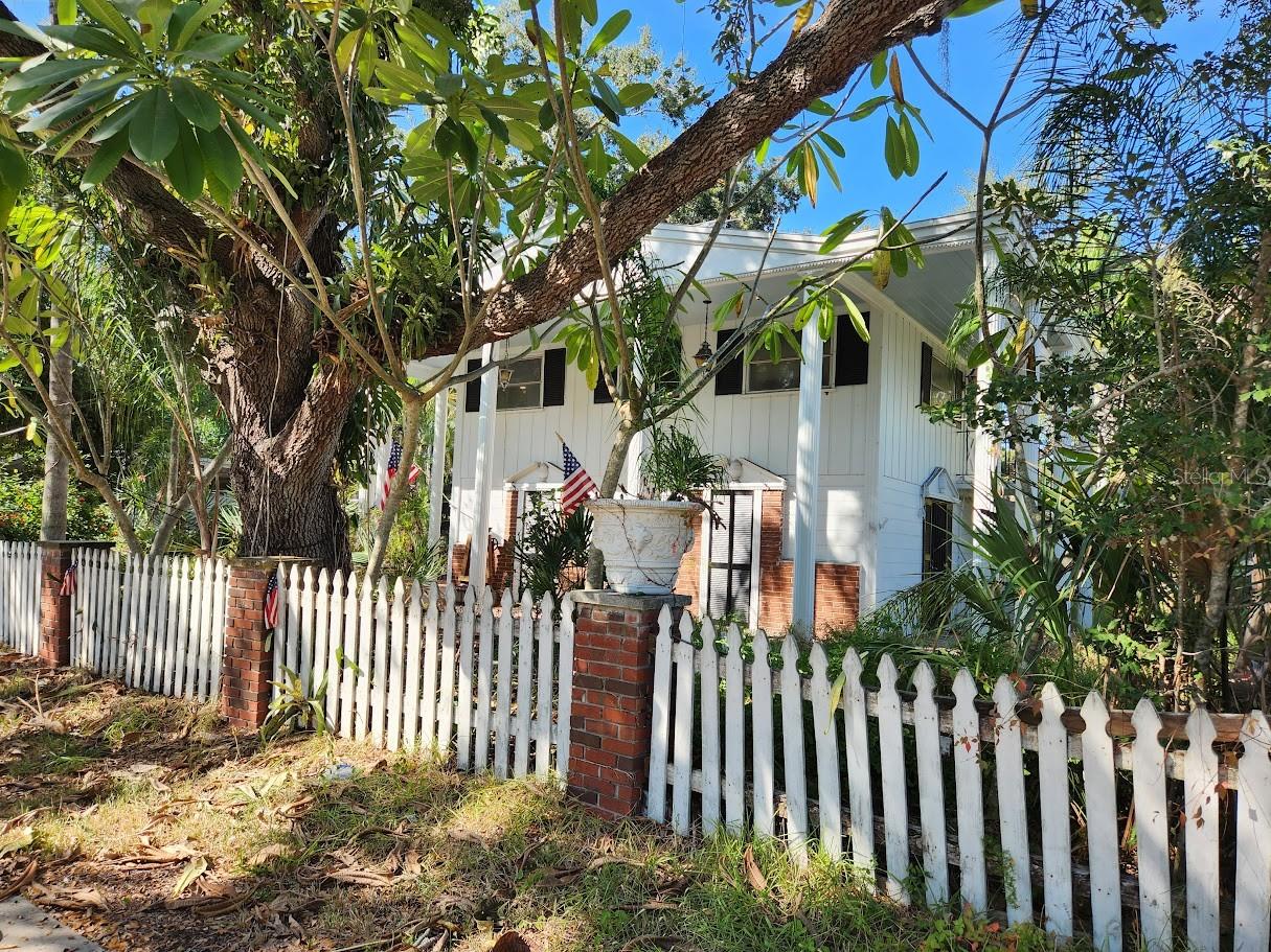 286 SHAMROCK DR — photo 44