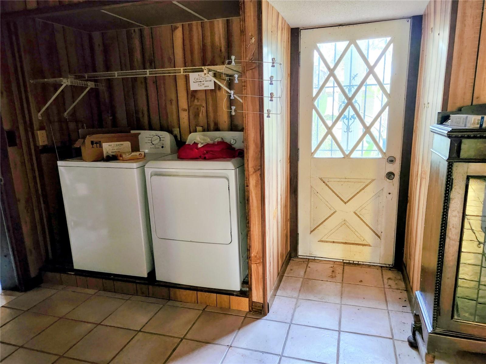 286 SHAMROCK DR — photo 19