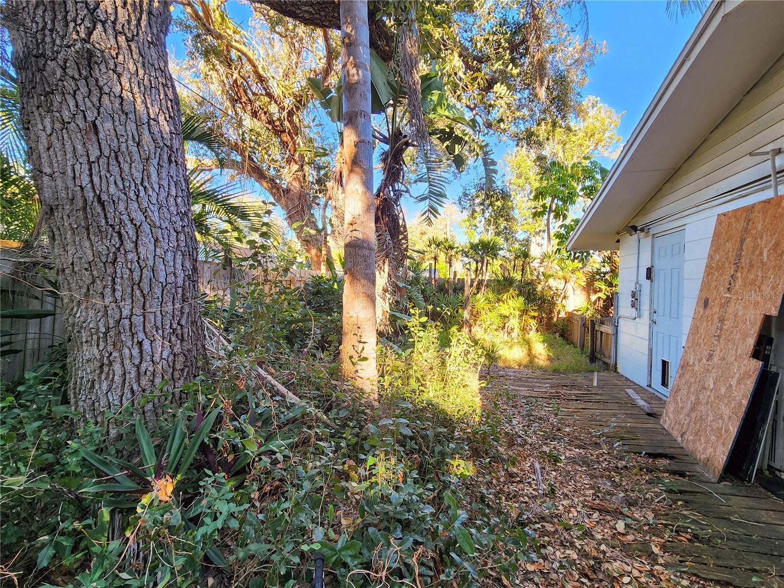 286 SHAMROCK DR — photo 48
