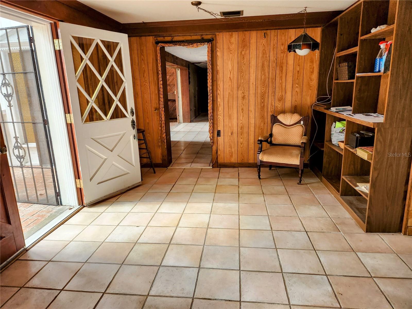 286 SHAMROCK DR — photo 11