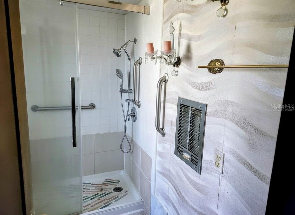 286 SHAMROCK DR — photo 49