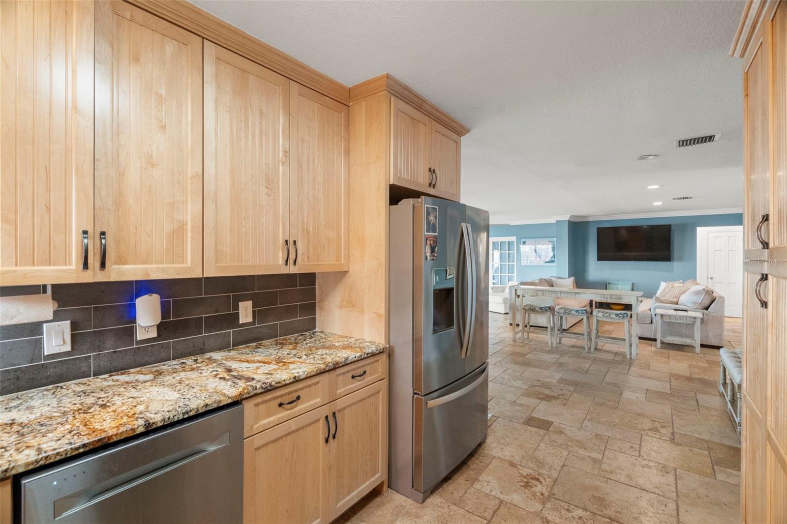 2288 EDYTHE DR — photo 12