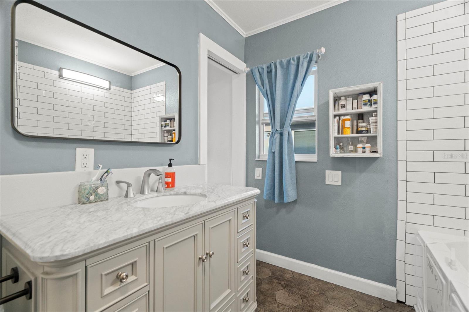 2288 EDYTHE DR — photo 19
