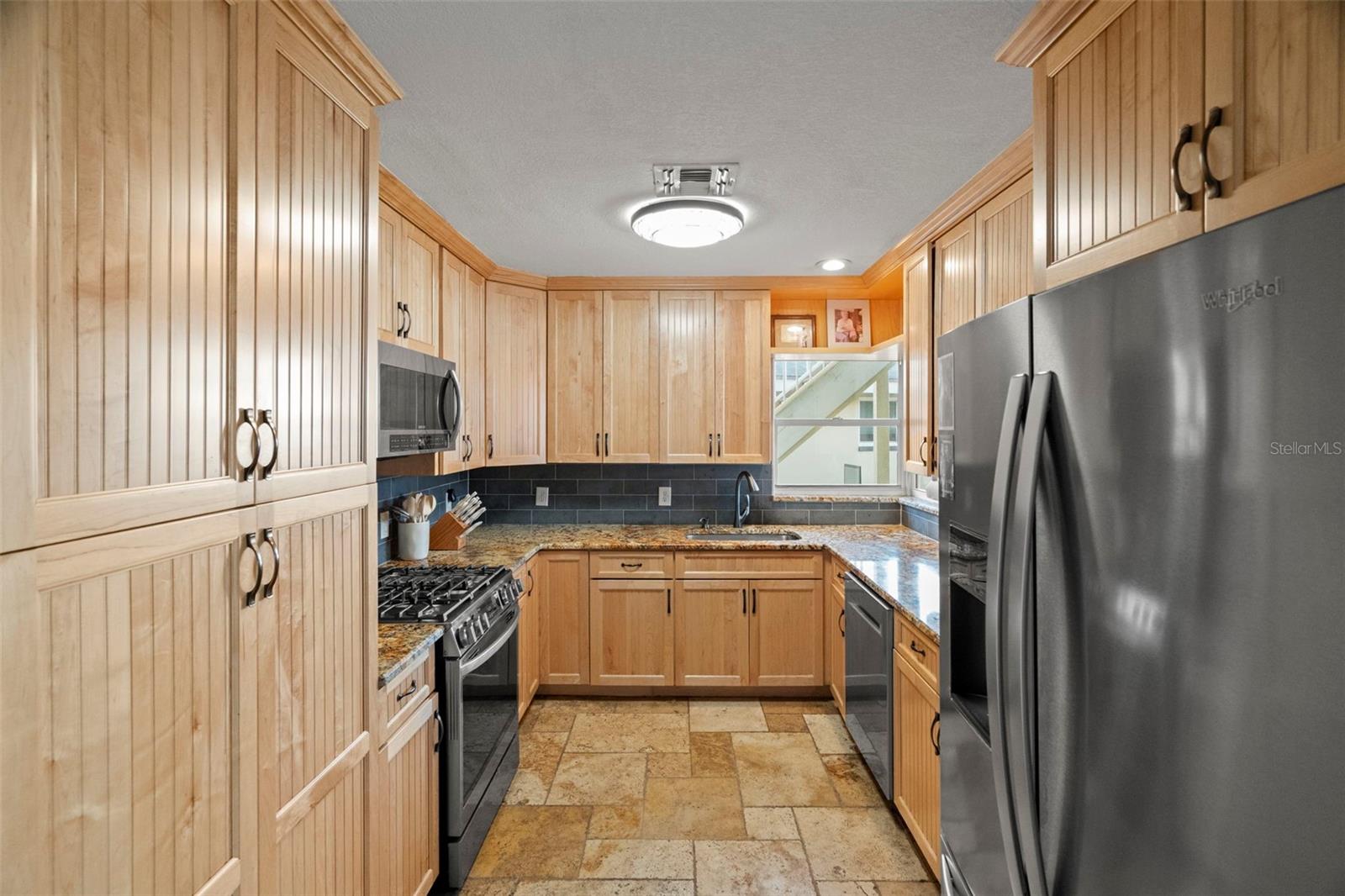 2288 EDYTHE DR — photo 11