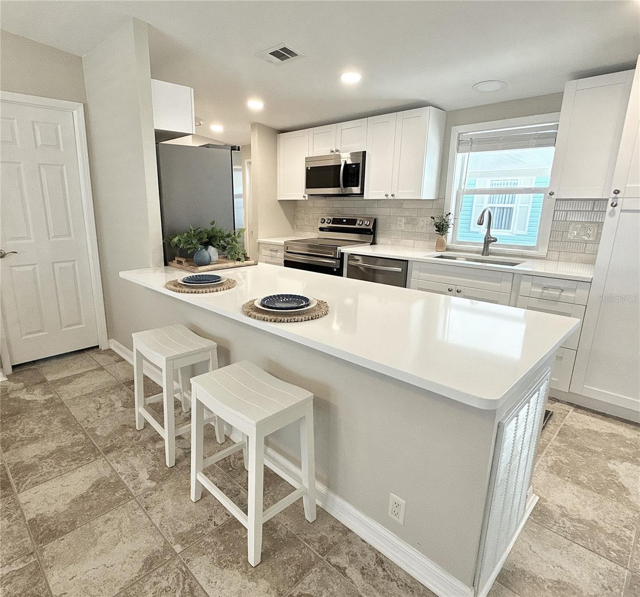 7107 MOUNT ESSEX DR NE #520 — photo 4