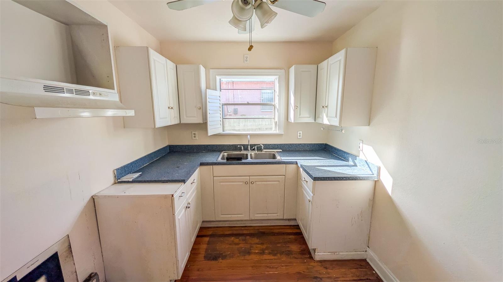 860 16TH AVE S — photo 10